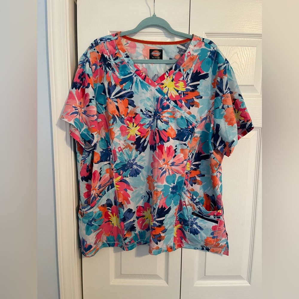 Women’s Scrub Top